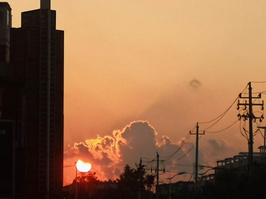 延晓琦 云遮日 摄影类人气奖 延晓琦 云遮日 摄影类人气奖